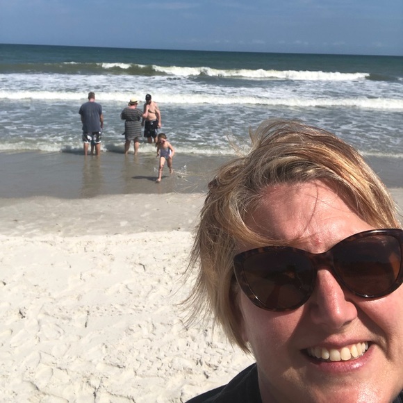 Meet your Posher, Shellie - Picture 1 of 1